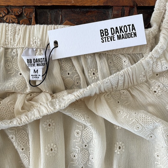 NWT BB DAKOTA STEVE MADDEN EYELET CROP TOP - Picture 3 of 7